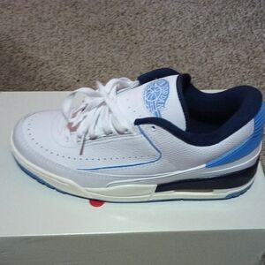 Jordan Athletic Shoes White and Blue